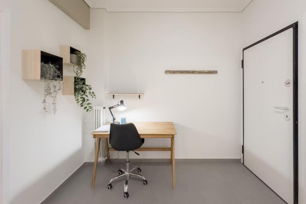 Spacious Urban Apt In The Heart Of Афины Экстерьер фото