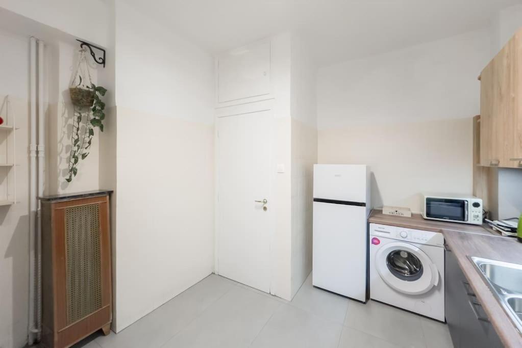Spacious Urban Apt In The Heart Of Афины Экстерьер фото