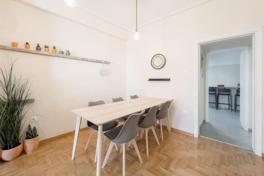 Spacious Urban Apt In The Heart Of Афины Экстерьер фото